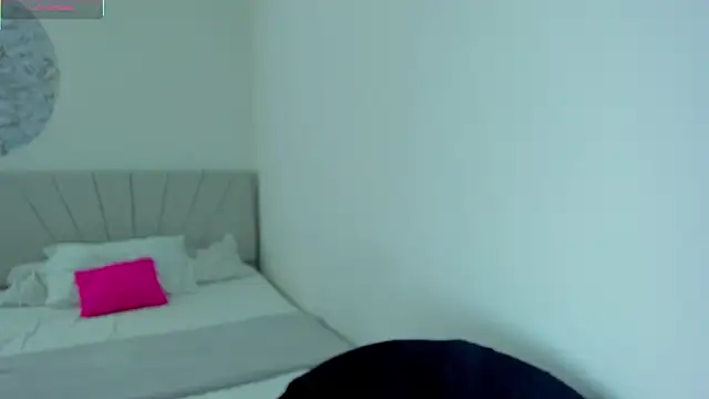 IsabelaVanegas  online show from October 2025 05:17:01 PM