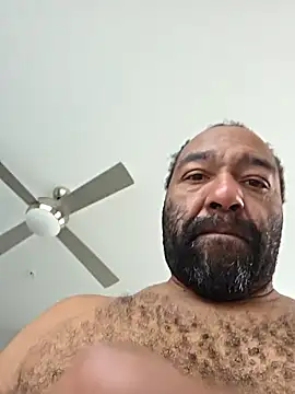 Snapshot of Bearhoney843 chatting on December 2025 06:37:02 PM Bearhoney843 online show from December 2025 06:37:02 PM