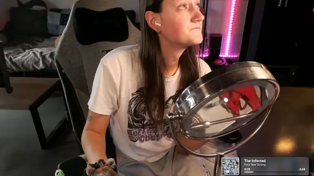 Snapshot of Clairedelilah chatting on February 2026 07:32:02 PM Clairedelilah online show from February 2026 07:32:02 PM