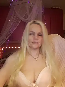 Snapshot of Angeldevilus chatting on April 2026 12:00:01 AM Angeldevilus online show from April 2026 12:00:01 AM