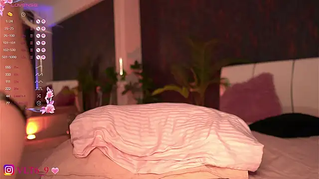 Snapshot of violettabunny03 chatting on March 2025 02:31:02 AM violettabunny03 online show from March 2025 02:31:02 AM