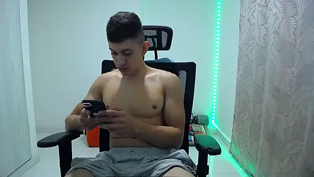 Iam yourbabyprincess XD online show from December 2024 05:21:01 AM