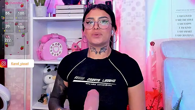 Snapshot of Hinataw33d01 chatting on February 2025 04:03:02 AM Hinataw33d01 online show from February 2025 04:03:02 AM