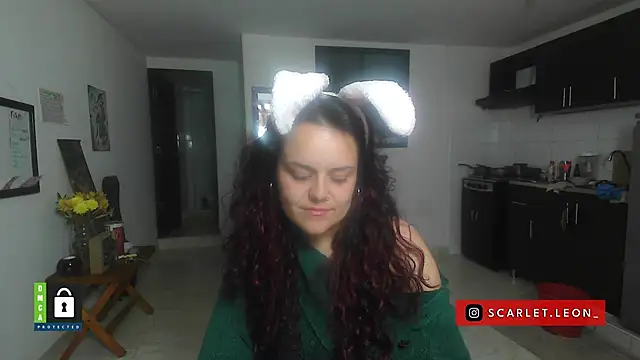 Scarletleon77 online show from March 2026 10:42:01 PM