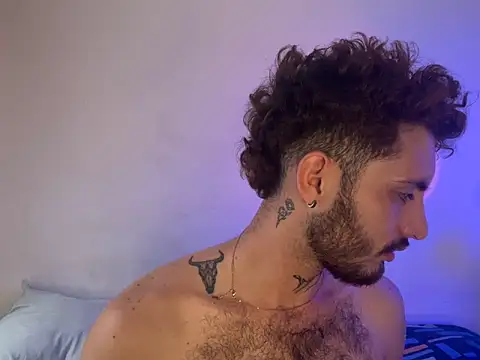 Snapshot of axel_giracr chatting on December 2024 08:54:02 PM axel giracr online show from December 2024 08:54:02 PM