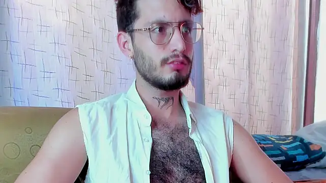 Snapshot of axel_giracr chatting on March 2025 08:43:02 PM axel giracr online show from March 2025 08:43:02 PM