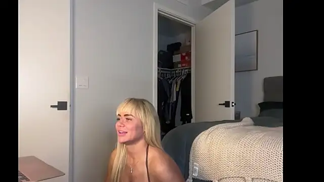 ElenaErickson online show from April 2026 04:46:01 AM