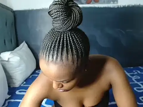 Snapshot of FaeMDom2 chatting on November 2025 08:44:01 PM FaeMDom2 online show from November 2025 08:44:01 PM