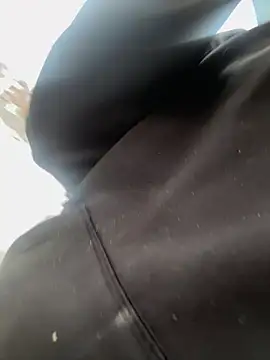 Elisabethandjack online show from April 2026 09:09:01 PM