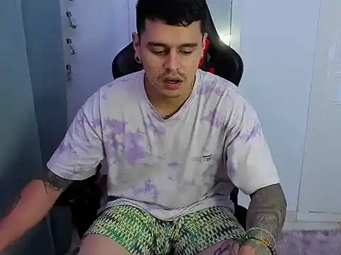 E Moon online show from October 2025 03:47:01 AM