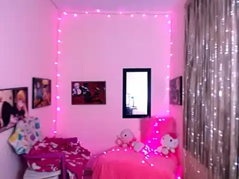 Snapshot of Cristal_w chatting on January 2025 07:25:01 PM Cristal w online show from January 2025 07:25:01 PM