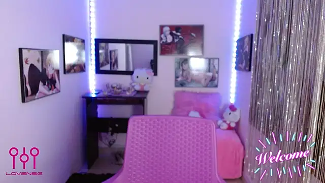 Snapshot of Cristal_w chatting on September 2025 12:37:01 PM Cristal w online show from September 2025 12:37:01 PM