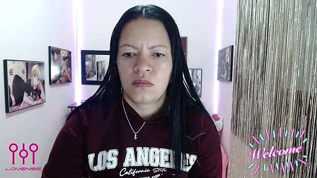 Snapshot of Cristal_w chatting on September 2025 12:53:01 PM Cristal w online show from September 2025 12:53:01 PM