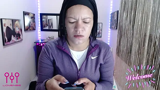 Snapshot of Cristal_w chatting on October 2025 12:45:02 PM Cristal w online show from October 2025 12:45:02 PM