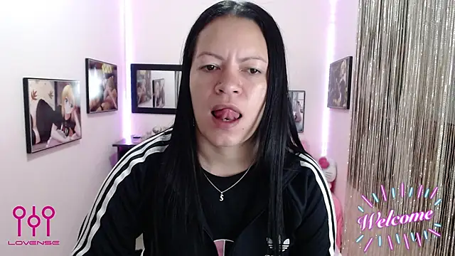 Snapshot of Cristal_w chatting on October 2025 01:37:01 PM Cristal w online show from October 2025 01:37:01 PM