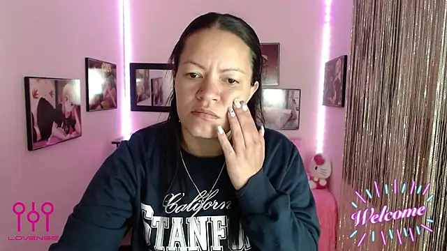 Snapshot of Cristal_w chatting on October 2025 02:19:01 PM Cristal w online show from October 2025 02:19:01 PM