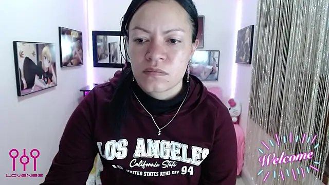 Snapshot of Cristal_w chatting on October 2025 01:23:02 PM Cristal w online show from October 2025 01:23:02 PM