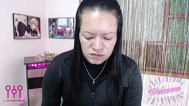 Snapshot of Cristal_w chatting on November 2025 03:24:02 PM Cristal w online show from November 2025 03:24:02 PM