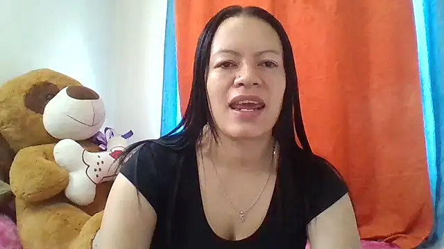 Snapshot of Cristal_w chatting on November 2025 01:10:01 PM Cristal w online show from November 2025 01:10:01 PM