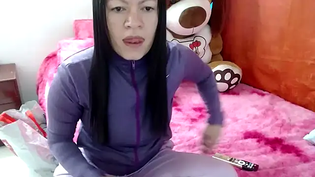 Snapshot of Cristal_w chatting on November 2025 03:23:02 PM Cristal w online show from November 2025 03:23:02 PM