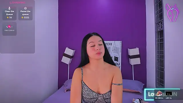 Lila Pinky online show from November 2025 01:12:02 PM