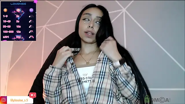 lilylouisee online show from February 2026 12:27:02 AM