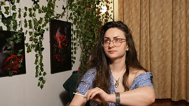 NaughtYHomemadE online show from October 2025 05:19:02 PM