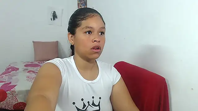 Snapshot of Hazel_donna chatting on February 2026 09:39:01 AM Hazel donna online show from February 2026 09:39:01 AM