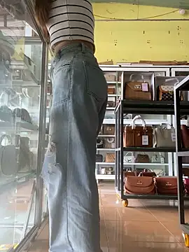 Snapshot of Rosa_998 chatting on November 2025 01:59:01 AM Rosa 998 online show from November 2025 01:59:01 AM