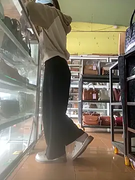 Snapshot of Rosa_998 chatting on November 2025 02:34:01 AM Rosa 998 online show from November 2025 02:34:01 AM