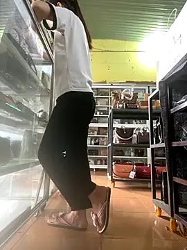 Snapshot of Rosa_998 chatting on November 2025 01:44:02 AM Rosa 998 online show from November 2025 01:44:02 AM