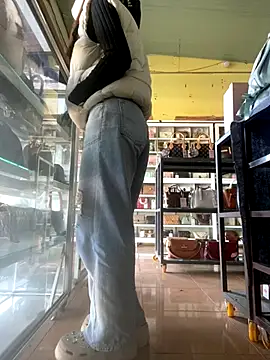 Snapshot of Rosa_998 chatting on November 2025 01:28:02 AM Rosa 998 online show from November 2025 01:28:02 AM