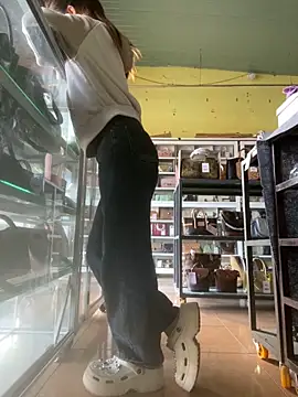 Snapshot of Rosa_998 chatting on December 2025 12:59:02 AM Rosa 998 online show from December 2025 12:59:02 AM