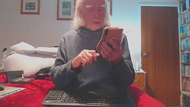 WaverlyKernow online show from October 2025 09:00:01 AM