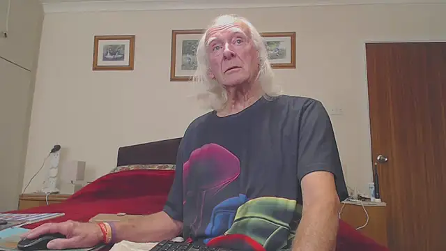 WaverlyKernow online show from November 2025 02:06:01 PM