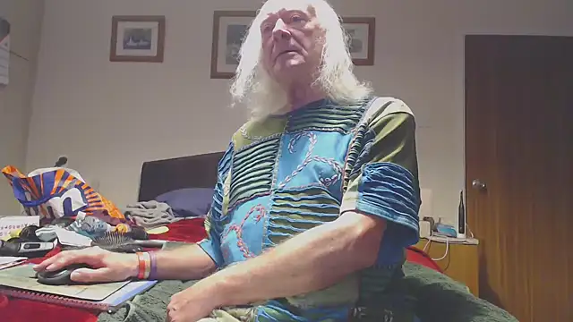 WaverlyKernow online show from February 2026 08:11:01 AM