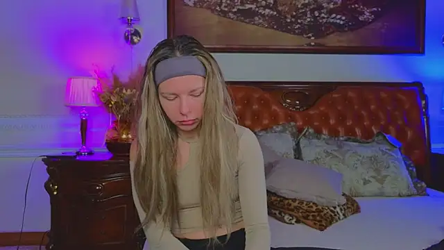 Real Tini online show from January 2026 06:18:02 AM