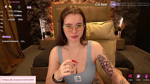 Snapshot of SecretDesireMe chatting on January 2025 05:18:01 PM SecretDesireMe online show from January 2025 05:18:01 PM