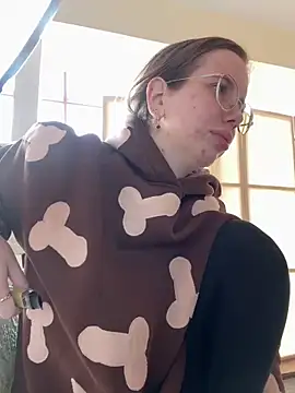 Snapshot of SecretDesireMe chatting on March 2025 08:13:02 AM SecretDesireMe online show from March 2025 08:13:02 AM