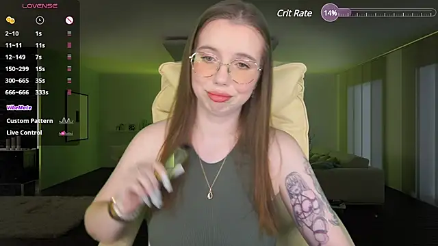 Snapshot of SecretDesireMe chatting on March 2025 02:21:02 PM SecretDesireMe online show from March 2025 02:21:02 PM