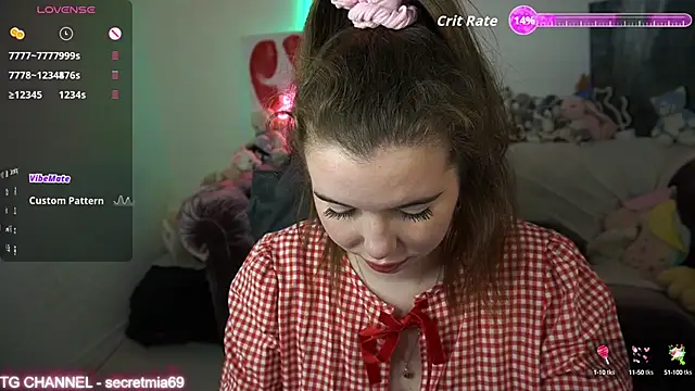 Snapshot of SecretDesireMe chatting on October 2025 09:35:01 PM SecretDesireMe online show from October 2025 09:35:01 PM