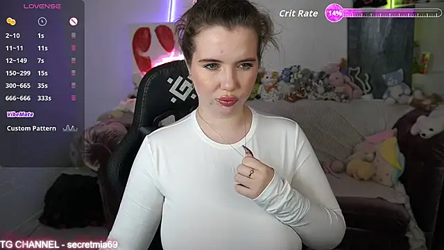 Snapshot of SecretDesireMe chatting on October 2025 09:34:02 PM SecretDesireMe online show from October 2025 09:34:02 PM