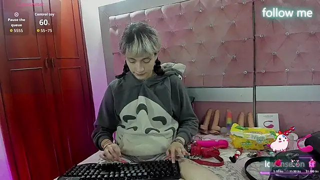 Snapshot of neeko_princes chatting on November 2025 12:05:02 PM neeko princes online show from November 2025 12:05:02 PM