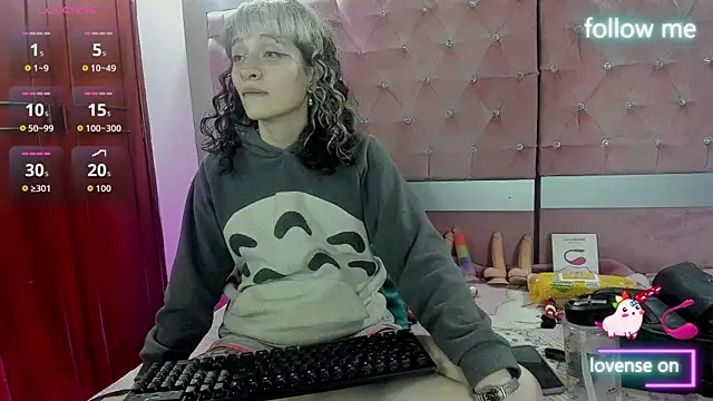 Snapshot of neeko_princes chatting on November 2025 12:41:02 PM neeko princes online show from November 2025 12:41:02 PM