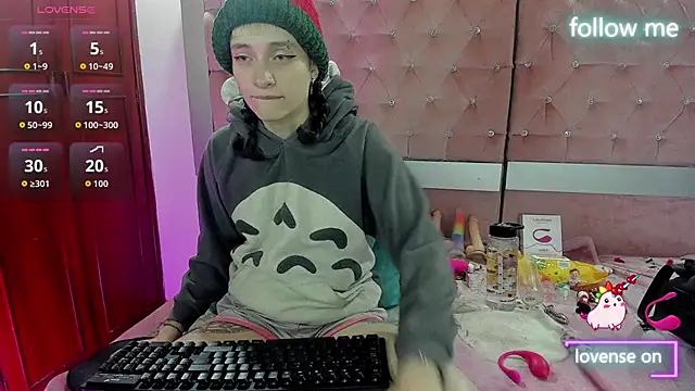 Snapshot of neeko_princes chatting on December 2025 11:59:01 AM neeko princes online show from December 2025 11:59:01 AM