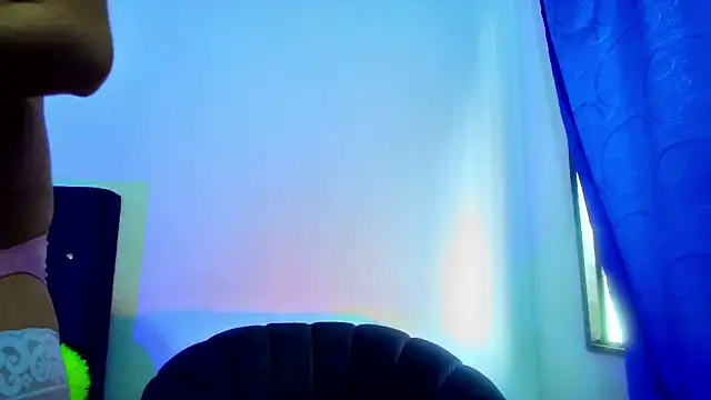 Snapshot of Aliice_Doll chatting on September 2025 08:33:01 PM Aliice Doll online show from September 2025 08:33:01 PM