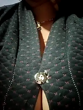 Snapshot of Hotmohni chatting on December 2024 10:04:02 PM Hotmohni online show from December 2024 10:04:02 PM