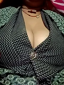 Snapshot of Hotmohni chatting on December 2024 01:18:02 AM Hotmohni online show from December 2024 01:18:02 AM