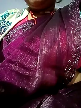 Snapshot of Hotmohni chatting on December 2024 04:43:02 PM Hotmohni online show from December 2024 04:43:02 PM