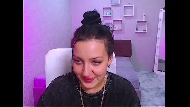 Snapshot of SkarlettMonliss chatting on October 2025 07:25:02 PM SkarlettMonliss online show from October 2025 07:25:02 PM